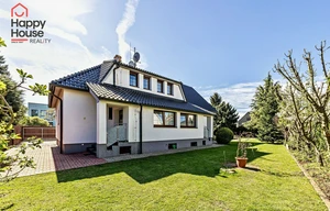 Family house for rent, 283m<sup>2</sup>, 720m<sup>2</sup> of land