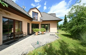 Family house for rent, 320m<sup>2</sup>, 1269m<sup>2</sup> of land