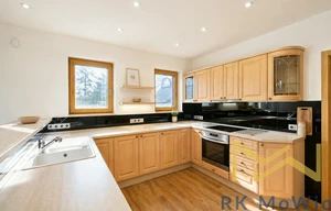 Villa for rent, 350m<sup>2</sup>, 706m<sup>2</sup> of land