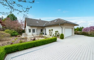 Family house for rent, 271m<sup>2</sup>, 1382m<sup>2</sup> of land