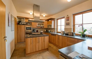 Family house for rent, 350m<sup>2</sup>, 226m<sup>2</sup> of land