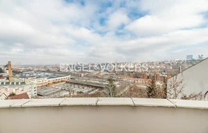 Villa for rent, 801m<sup>2</sup>, 1299m<sup>2</sup> of land