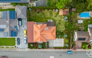 Family house for sale, 303m<sup>2</sup>, 900m<sup>2</sup> of land