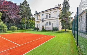 Villa for rent, 827m<sup>2</sup>, 8770m<sup>2</sup> of land