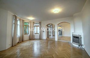 Family house for rent, 250m<sup>2</sup>, 632m<sup>2</sup> of land