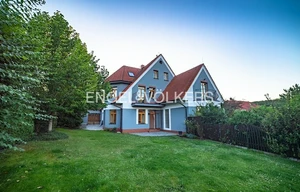 Family house for rent, 250m<sup>2</sup>, 632m<sup>2</sup> of land