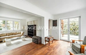 Family house for rent, 260m<sup>2</sup>, 629m<sup>2</sup> of land