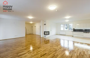 Family house for rent, 260m<sup>2</sup>, 1065m<sup>2</sup> of land