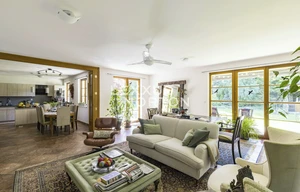 Family house for rent, 340m<sup>2</sup>, 1200m<sup>2</sup> of land