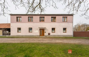 Family house for sale, 320m<sup>2</sup>, 237m<sup>2</sup> of land