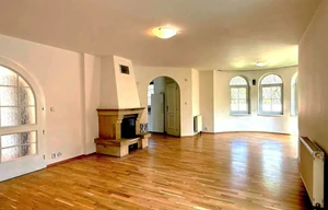 Family house for rent, 400m<sup>2</sup>, 750m<sup>2</sup> of land