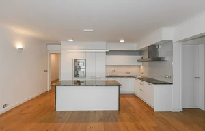 Apartment for rent, 5 bedrooms +, 183m<sup>2</sup>