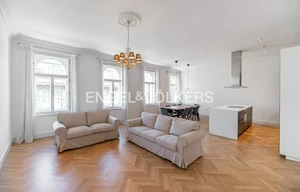 Apartment for rent, 5+kk - 4 bedrooms, 172m<sup>2</sup>