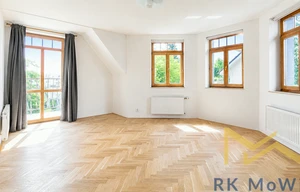 Family house for rent, 250m<sup>2</sup>, 606m<sup>2</sup> of land