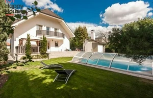 Family house for rent, 319m<sup>2</sup>, 635m<sup>2</sup> of land