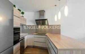 Apartment for rent, 4+kk - 3 bedrooms, 125m<sup>2</sup>