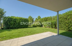 Family house for rent, 360m<sup>2</sup>, 773m<sup>2</sup> of land