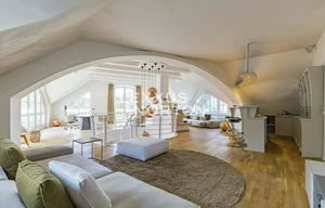 Villa for rent, 719m<sup>2</sup>, 2500m<sup>2</sup> of land