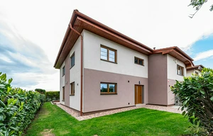 Family house for rent, 250m<sup>2</sup>, 550m<sup>2</sup> of land