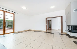 Family house for rent, 250m<sup>2</sup>, 550m<sup>2</sup> of land