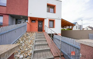 Family house for rent, 150m<sup>2</sup>, 450m<sup>2</sup> of land