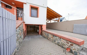 Family house for rent, 150m<sup>2</sup>, 450m<sup>2</sup> of land