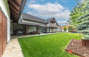 Family house for sale, 291m<sup>2</sup>, 735m<sup>2</sup> of land