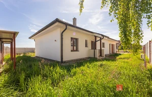 Family house for sale, 102m<sup>2</sup>, 415m<sup>2</sup> of land