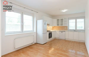 Family house for rent, 200m<sup>2</sup>, 644m<sup>2</sup> of land