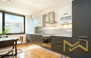 Apartment for rent, 4+kk - 3 bedrooms, 98m<sup>2</sup>
