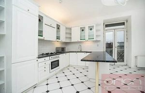 Apartment for rent, 4+1 - 3 bedrooms, 205m<sup>2</sup>