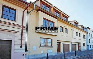 Family house for rent, 350m<sup>2</sup>, 226m<sup>2</sup> of land