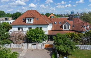 Multigenerational home for sale, 740m<sup>2</sup>, 1350m<sup>2</sup> of land