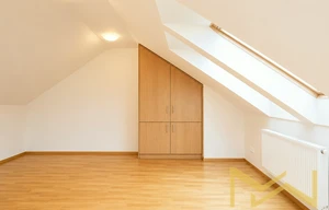 Family house for rent, 350m<sup>2</sup>, 226m<sup>2</sup> of land