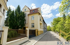 Apartment for rent, 5+1 - 4 bedrooms, 240m<sup>2</sup>