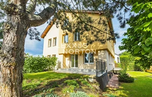 Family house for rent, 270m<sup>2</sup>, 800m<sup>2</sup> of land