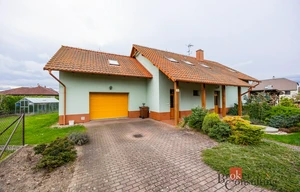Family house for sale, 191m<sup>2</sup>, 1097m<sup>2</sup> of land