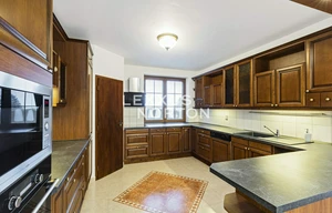 Villa for rent, 384m<sup>2</sup>, 903m<sup>2</sup> of land