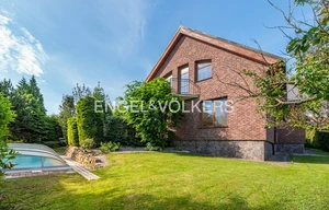 Villa for rent, 384m<sup>2</sup>, 903m<sup>2</sup> of land