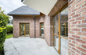 Family house for rent, 390m<sup>2</sup>, 903m<sup>2</sup> of land