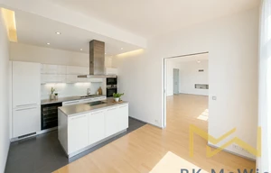 Apartment for rent, 5 bedrooms +, 204m<sup>2</sup>