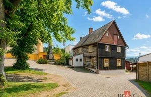 Family house for sale, 380m<sup>2</sup>, 840m<sup>2</sup> of land