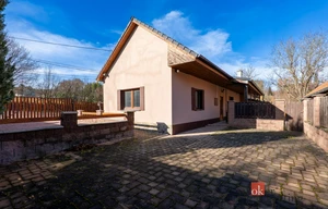 Family house for sale, 144m<sup>2</sup>, 699m<sup>2</sup> of land