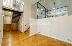 Apartment for rent, 5 bedrooms +, 210m<sup>2</sup>