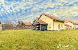 Family house for sale, 153m<sup>2</sup>, 585m<sup>2</sup> of land