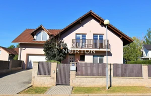 Family house for rent, 200m<sup>2</sup>, 500m<sup>2</sup> of land