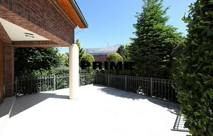 Family house for rent, 390m<sup>2</sup>, 903m<sup>2</sup> of land