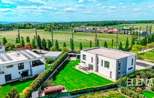 Family house for sale, 416m<sup>2</sup>, 1285m<sup>2</sup> of land