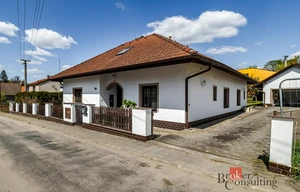 Family house for sale, 220m<sup>2</sup>, 887m<sup>2</sup> of land