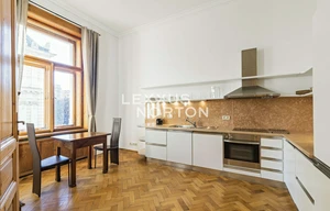 Apartment for rent, 5+1 - 4 bedrooms, 170m<sup>2</sup>
